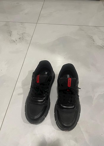 Prada Siyah Bagcikli Spor Ayakkabi