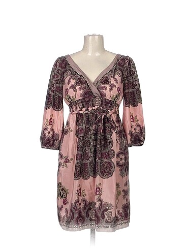Dorothy Perkins Kısa Elbise %70 İndirimli.