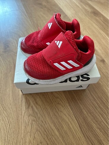 Adidas 22 numara Orijinal Adidas ayakkabı