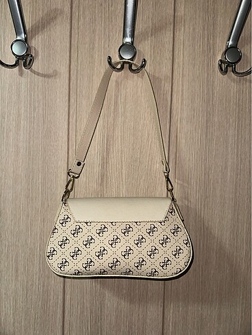 Guess Omuz çantası