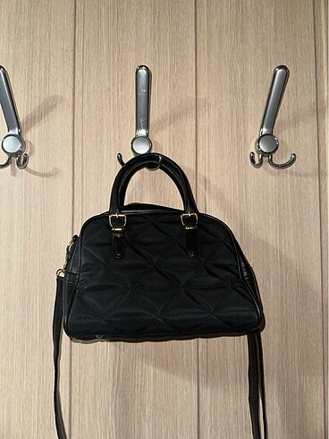 Guess Omuz çantası