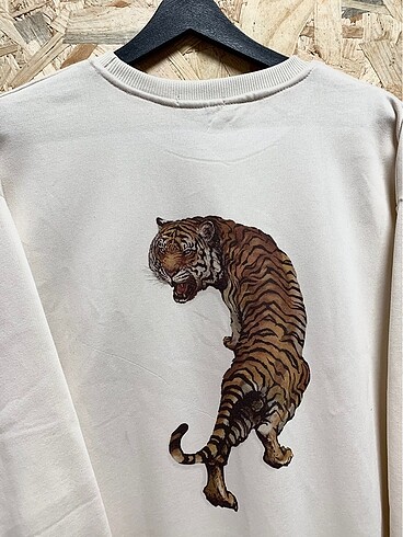 Diğer Sırt baskılı oversize şardonlu sweatshirt
