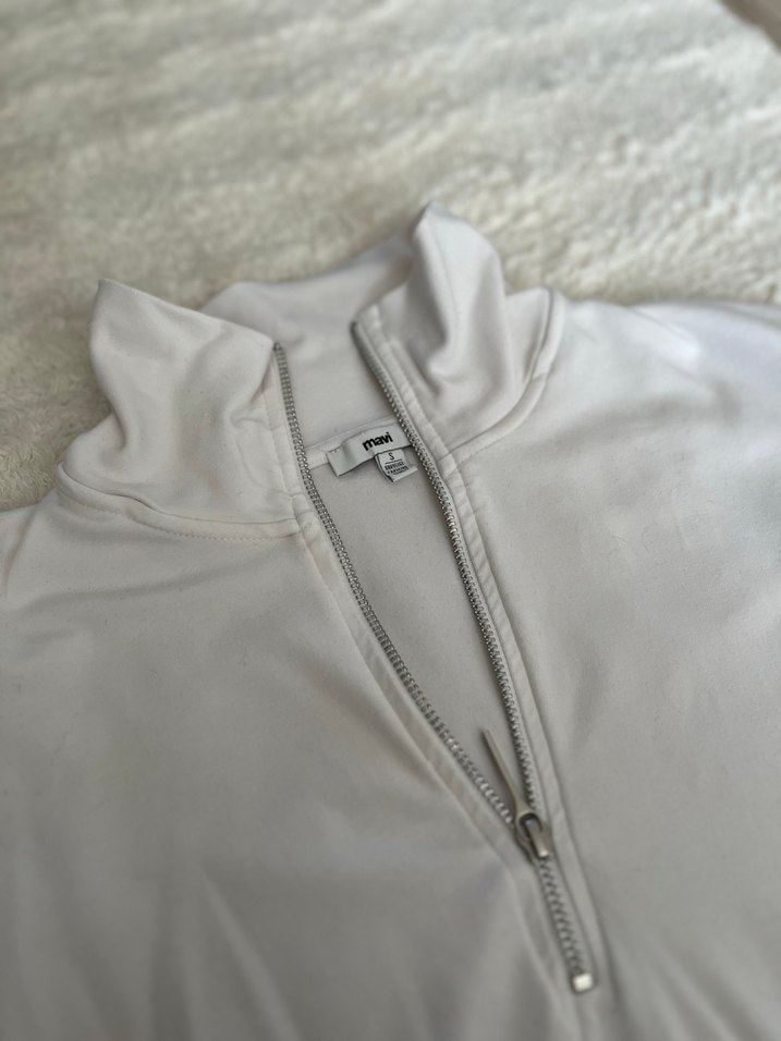 Kadın Beyaz Yarım Fermuarlı Sweatshirt - Görsel 2