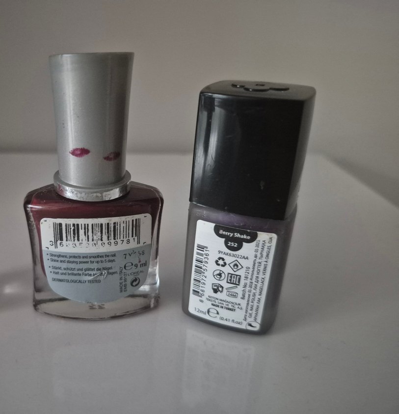 L'Oréal Koyu Kırmızı Oje ve Koton Mat Mor Oje - Görsel 2