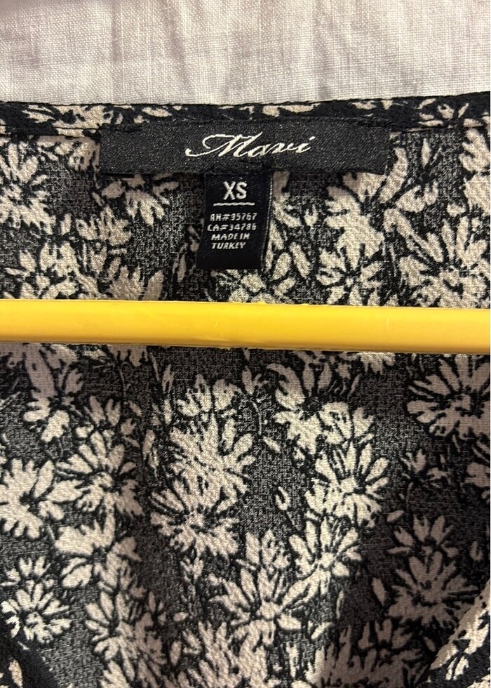 çiçek desenli bluz - Görsel 3