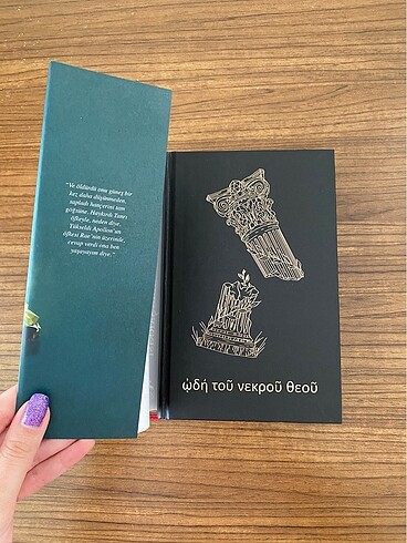  Beden Renk Ölü Tanrının Şarkısı Kitap