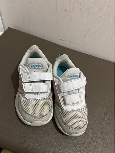 25 Beden çeşitli Renk Adidas 25 numara spor ayakkabı