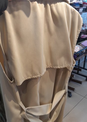Bej Kadın Kolsuz Uzun Trençkot - Görsel 4