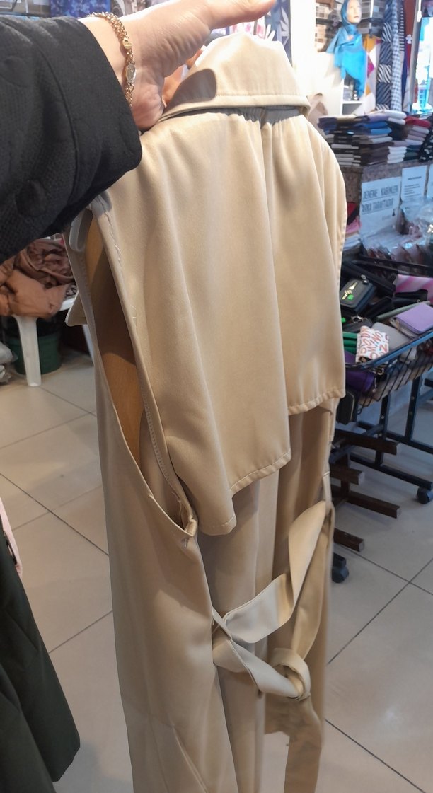 Bej Kadın Kolsuz Uzun Trençkot - Görsel 5