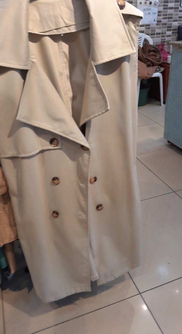 Bej Kadın Kolsuz Uzun Trençkot - Görsel 2