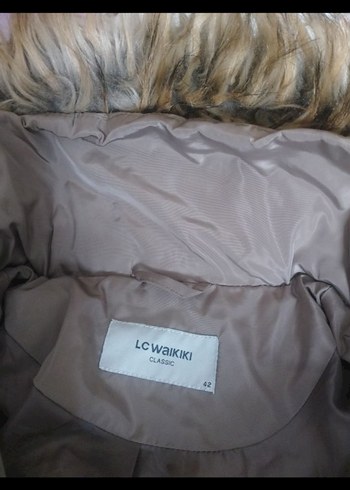 Kürk Detaylı Bej Uzun Kadın Kışlık Mont - Görsel 3