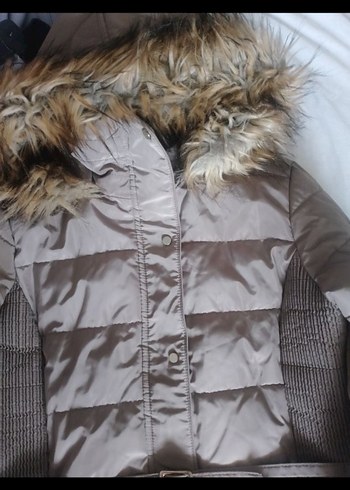 Kürk Detaylı Bej Uzun Kadın Kışlık Mont - Görsel 4