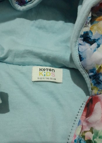 Çiçek Desenli Kapüşonlu Kız Yelek - Görsel 3