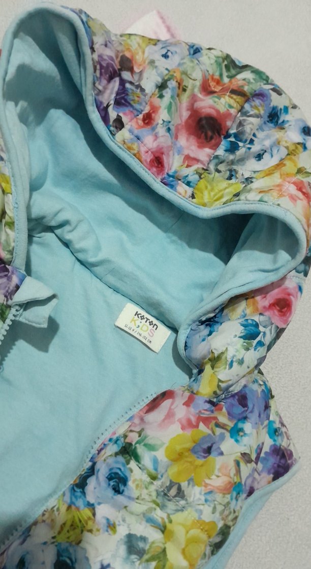 Çiçek Desenli Kapüşonlu Kız Yelek - Görsel 5
