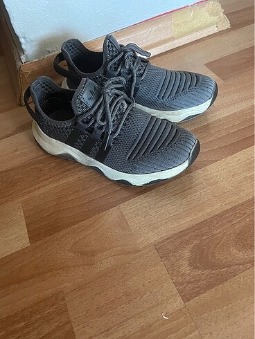 35 Beden Spor ayakkabı fileli adidas