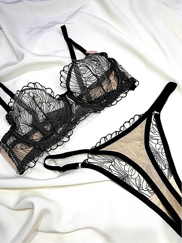 Victoria s Secret Balenli bralet takımı 75b 80b 85b 90b mevcut