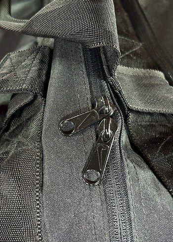 Nike Siyah Fermuarlı Spor Çantası - Görsel 4