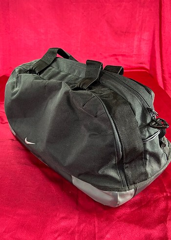 Nike Siyah Fermuarlı Spor Çantası - Görsel 7