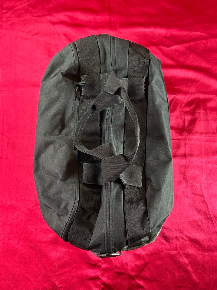 Nike Siyah Fermuarlı Spor Çantası - Görsel 3