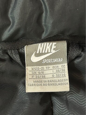 xs Beden siyah Renk Nike Mont
