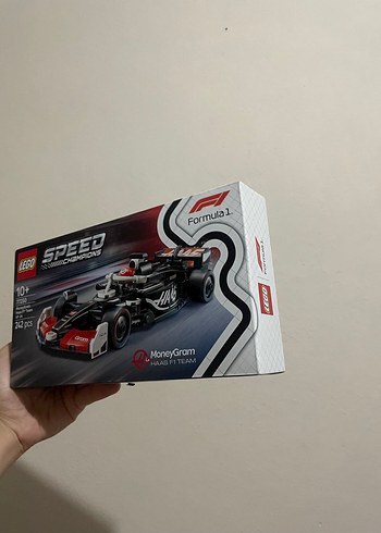 Diğer LEGO Speed Champions Formula 1 Yarış Arabası
