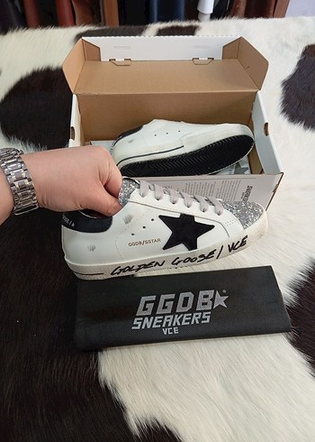 38 Beden beyaz Renk Golden Goose Deluxe Kadın Beyaz Simli Sneaker