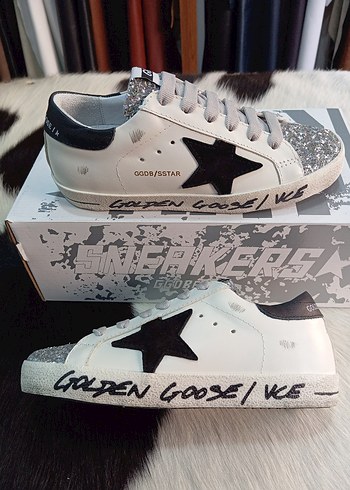 36 Beden beyaz Renk Golden Goose Deluxe Beyaz Kadın Sneakers