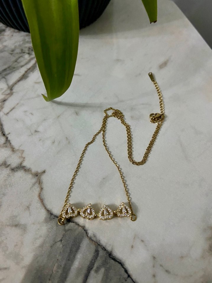 Çiçek Desenli Altın Renk Zincir Kolye - Görsel 2