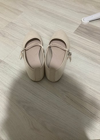 Diğer Bej Tokalı Babet Ayakkabı