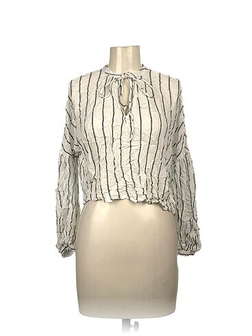 Stradivarius Bluz %70 İndirimli.