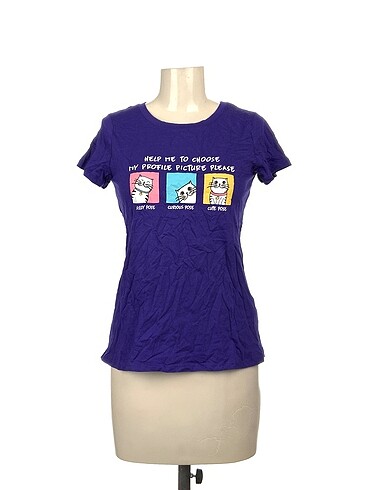 Defacto T-shirt %70 İndirimli.