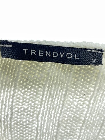 s Beden beyaz Renk Trendyol & Milla Kazak / Triko %70 İndirimli.