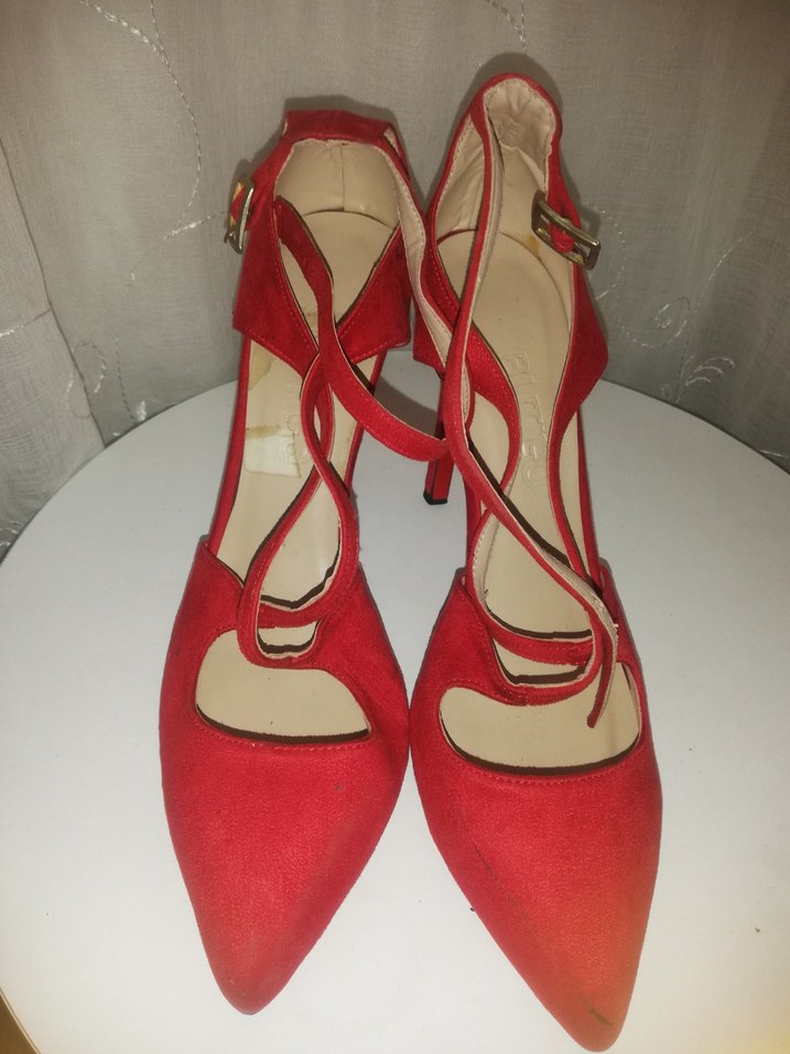 Kırmızı Süet Tokalı İnce Topuklu Kadın Ayakkabı - Görsel 4