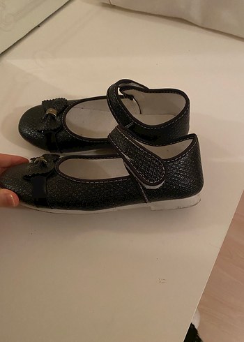 Kız Çocuk Siyah Yılan Desenli Tokalı Babet - Görsel 2