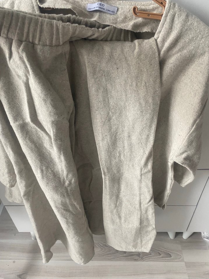 Bej V Yaka Keten Kadın Kazak Etek Takım - Görsel 4