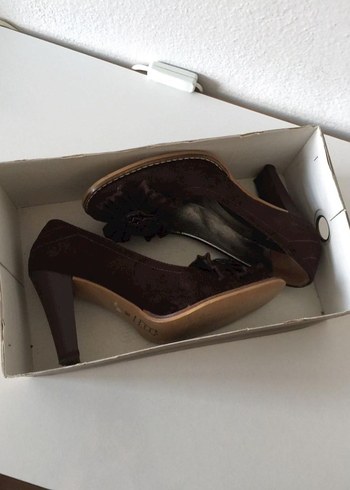 Kahverengi Süet Dolgu Topuklu Kadın Ayakkabı - Görsel 4