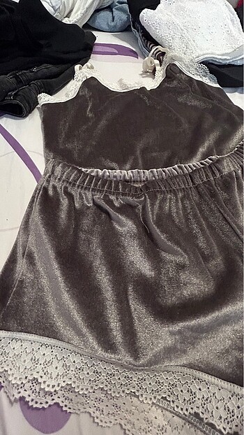 Diğer pijama takımı