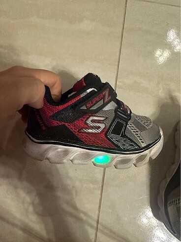23 Beden çeşitli Renk Sketchers çocuk ayakkabısı ışıklı 23 numara