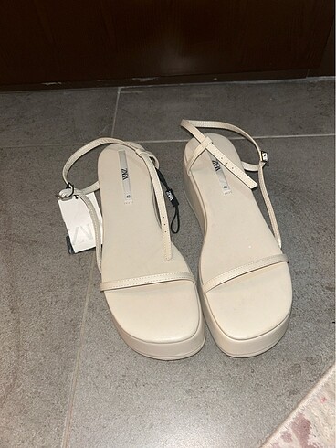 Zara Sandalet