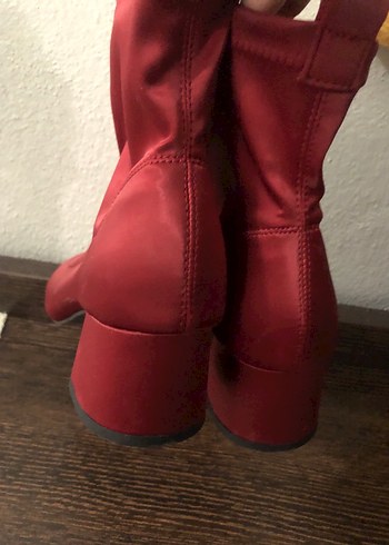 Kırmızı Bot - Görsel 2