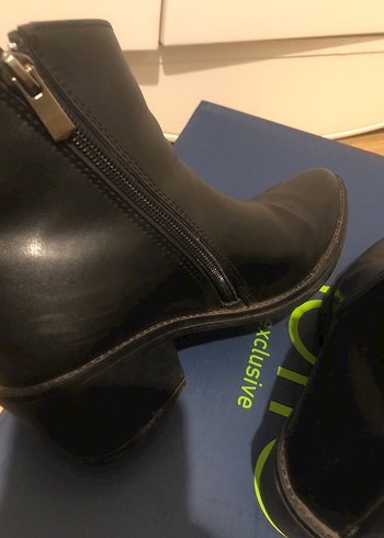 Siyah Topuklu Bot - Görsel 5