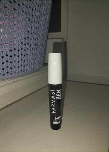 Farmasi Zen Gri Maskara Beyaz Kapaklı