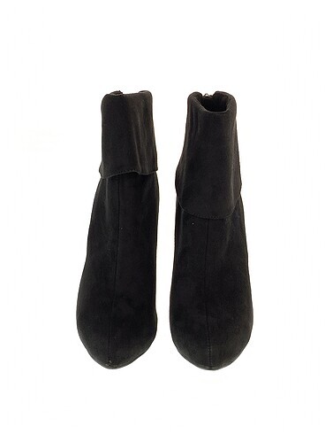 38 Beden PreLoved Bot %70 İndirimli.