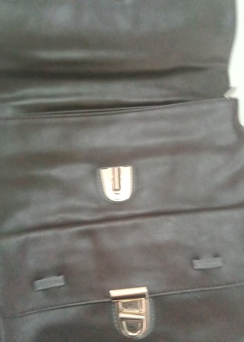 Siyah Deri Tokalı Kadın Sırt Çantası - Görsel 4