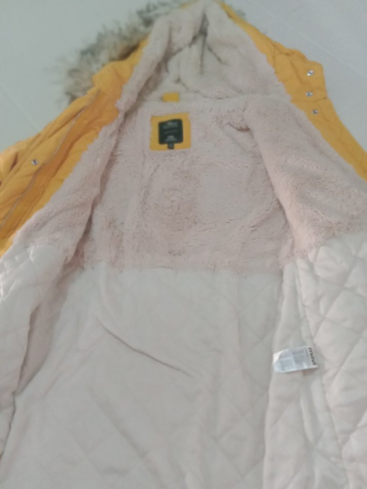 Sarı Kapüşonlu Kürklü Kadın Kışlık Mont - Görsel 3