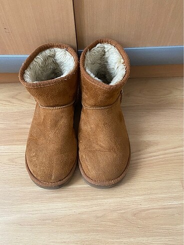 mini ugg
