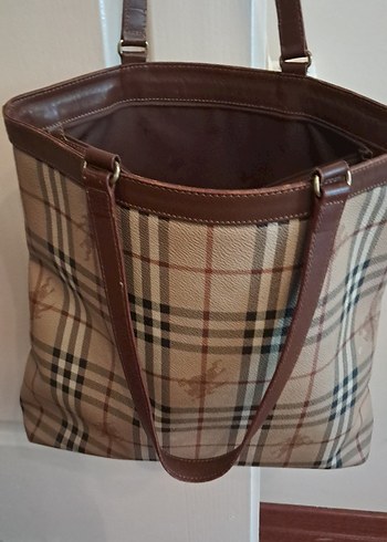 Burberry orijinal çanta Akmerkez avm den alınmıştır - Görsel 6