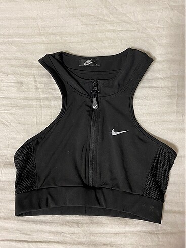 Nike sporcu üstü
