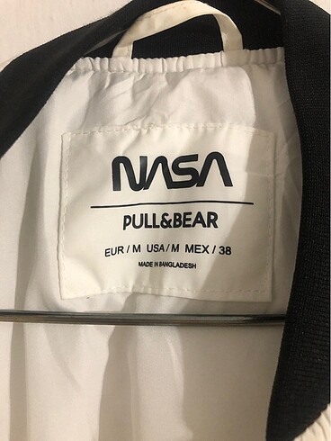 m Beden beyaz Renk PULL AND BEAR REFLEKTÖRLÜ NASA MONT