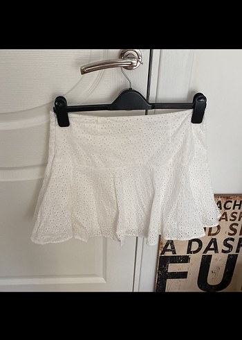 38 Beden beyaz Renk H&M fisto işlemeli mini etek